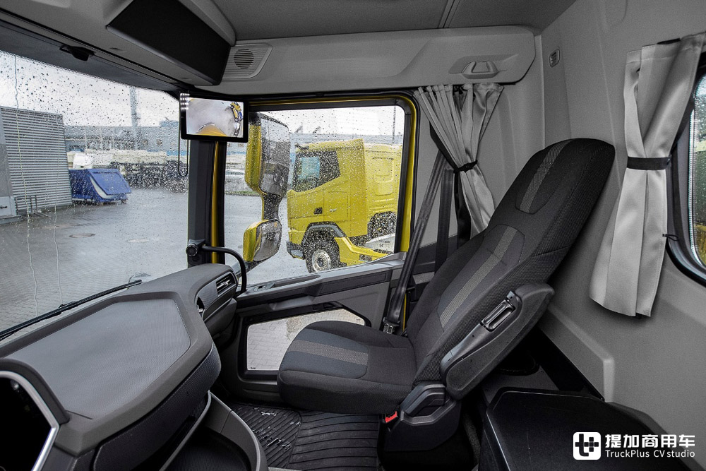 进军工程用车市场,实拍荷兰达夫最新推出的XFC 6x4三向自卸车 - 第16张 - 提加商用车网 进军工程用车市场,实拍荷兰达夫最新推出的XFC 6x4三向自卸车 - 第16张