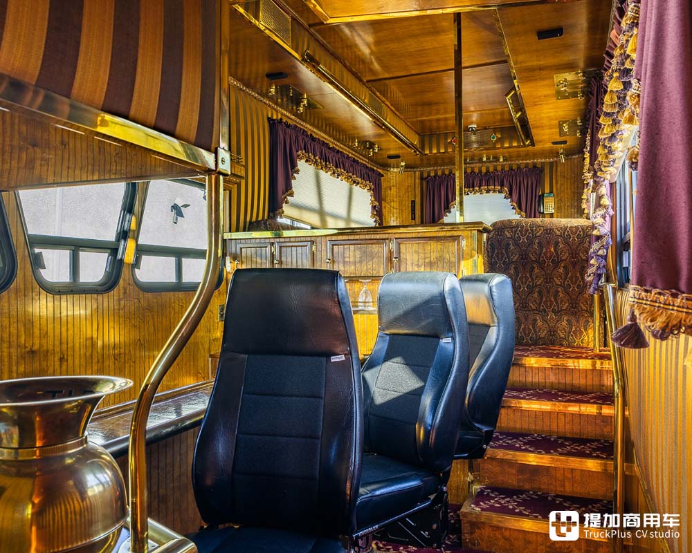 21米长的豪华陆地行宫,曾获吉尼斯世界纪录,美国Midnight Rider卡车正拍卖 - 第16张 - 提加商用车网 21米长的豪华陆地行宫,曾获吉尼斯世界纪录,美国Midnight Rider卡车正拍卖 - 第16张