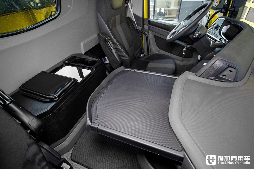 进军工程用车市场,实拍荷兰达夫最新推出的XFC 6x4三向自卸车 - 第17张 - 提加商用车网 进军工程用车市场,实拍荷兰达夫最新推出的XFC 6x4三向自卸车 - 第17张