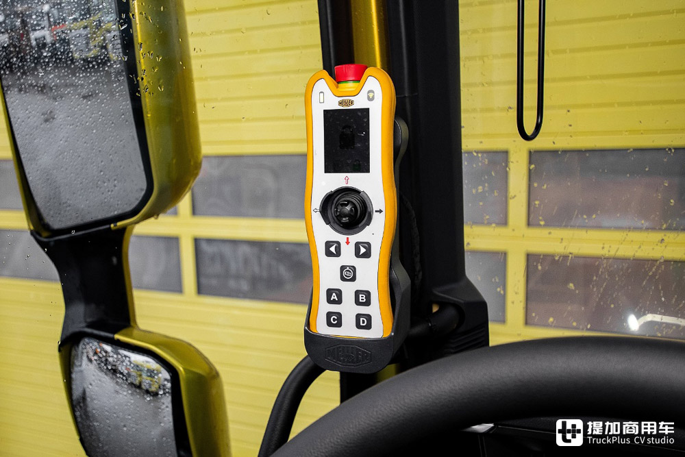 进军工程用车市场,实拍荷兰达夫最新推出的XFC 6x4三向自卸车 - 第18张 - 提加商用车网 进军工程用车市场,实拍荷兰达夫最新推出的XFC 6x4三向自卸车 - 第18张