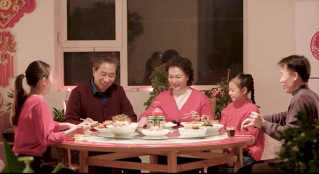 中国重汽《车轮上的年夜饭》系列微电影,暖心守护吉祥年 - 第4张 - 提加商用车网 中国重汽《车轮上的年夜饭》系列微电影,暖心守护吉祥年 - 第4张