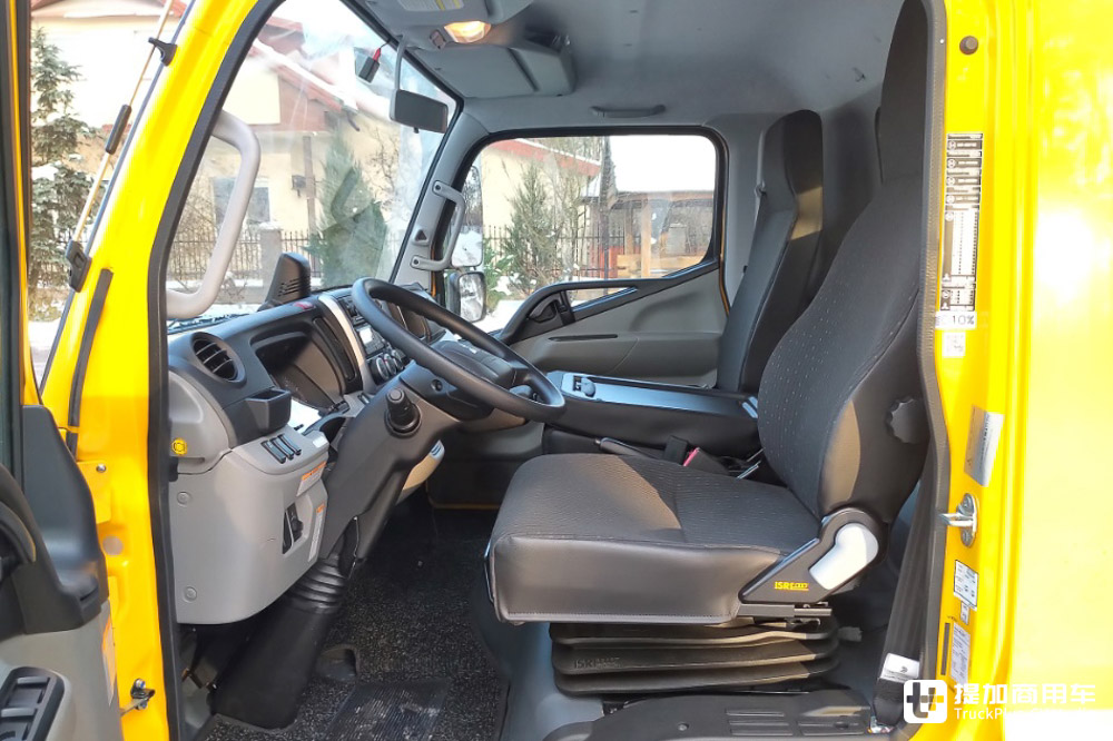 最新款三菱轻卡长啥样?实拍新一代三菱扶桑Canter 9C18清障车告诉你 - 第10张 - 提加商用车网 最新款三菱轻卡长啥样?实拍新一代三菱扶桑Canter 9C18清障车告诉你 - 第10张