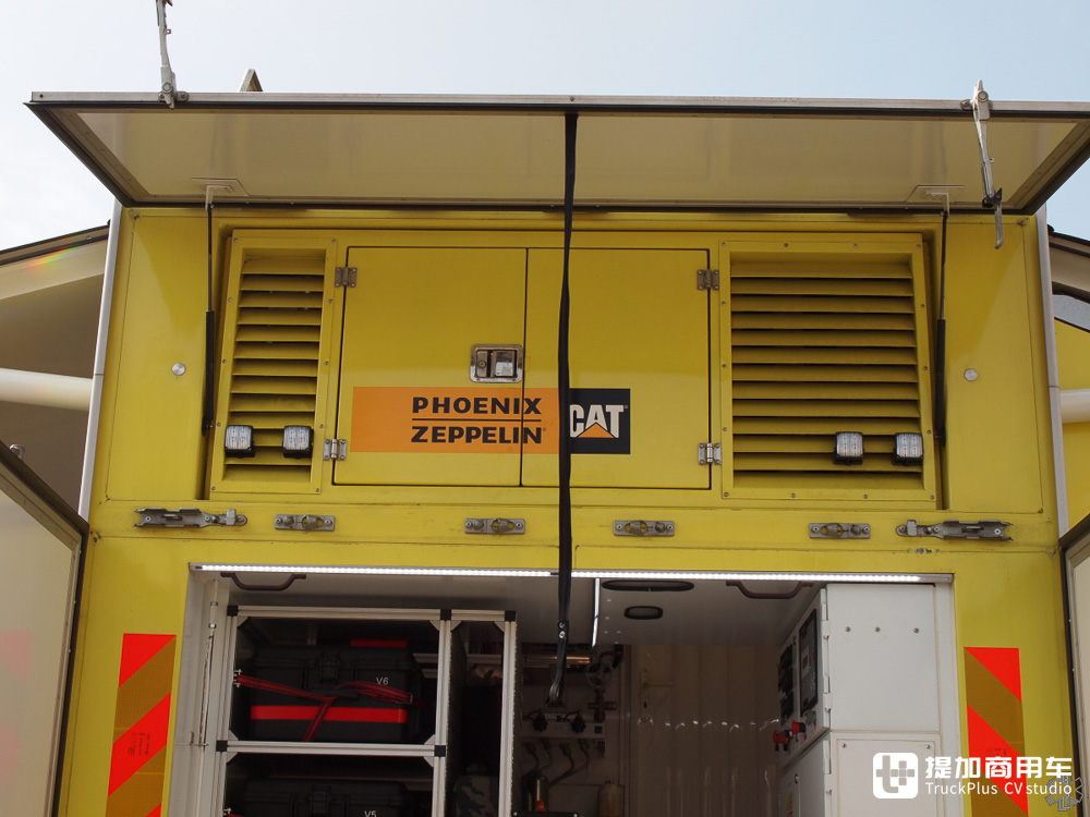 6x6全驱+静液压驱动,牵引半挂医院车,这台奔驰Actros牵引车值得一看 - 第17张 - 提加商用车网 6x6全驱+静液压驱动,牵引半挂医院车,这台奔驰Actros牵引车值得一看 - 第17张