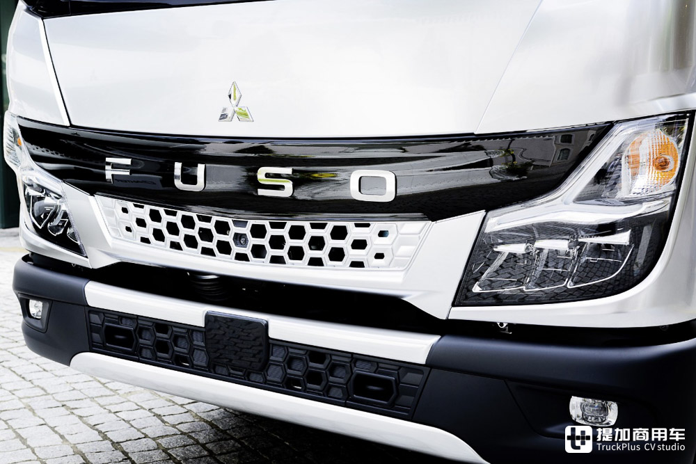 最新款三菱轻卡长啥样?实拍新一代三菱扶桑Canter 9C18清障车告诉你 - 第2张 - 提加商用车网 最新款三菱轻卡长啥样?实拍新一代三菱扶桑Canter 9C18清障车告诉你 - 第2张