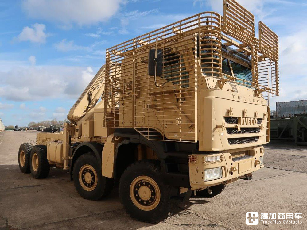 全车防弹+8x8驱动,真正的军卡车型,依维柯Trakker AT 410 8x8军卡实拍 - 第20张 - 提加商用车网 全车防弹+8x8驱动,真正的军卡车型,依维柯Trakker AT 410 8x8军卡实拍 - 第20张