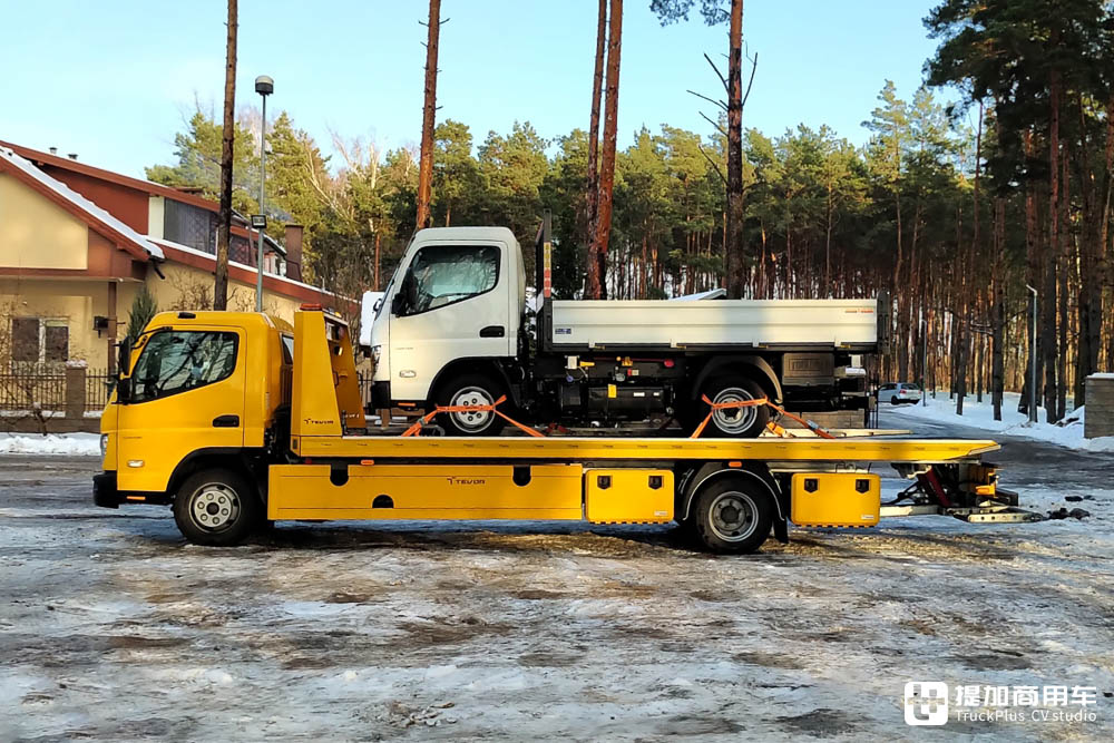 最新款三菱轻卡长啥样?实拍新一代三菱扶桑Canter 9C18清障车告诉你 - 第5张 - 提加商用车网 最新款三菱轻卡长啥样?实拍新一代三菱扶桑Canter 9C18清障车告诉你 - 第5张