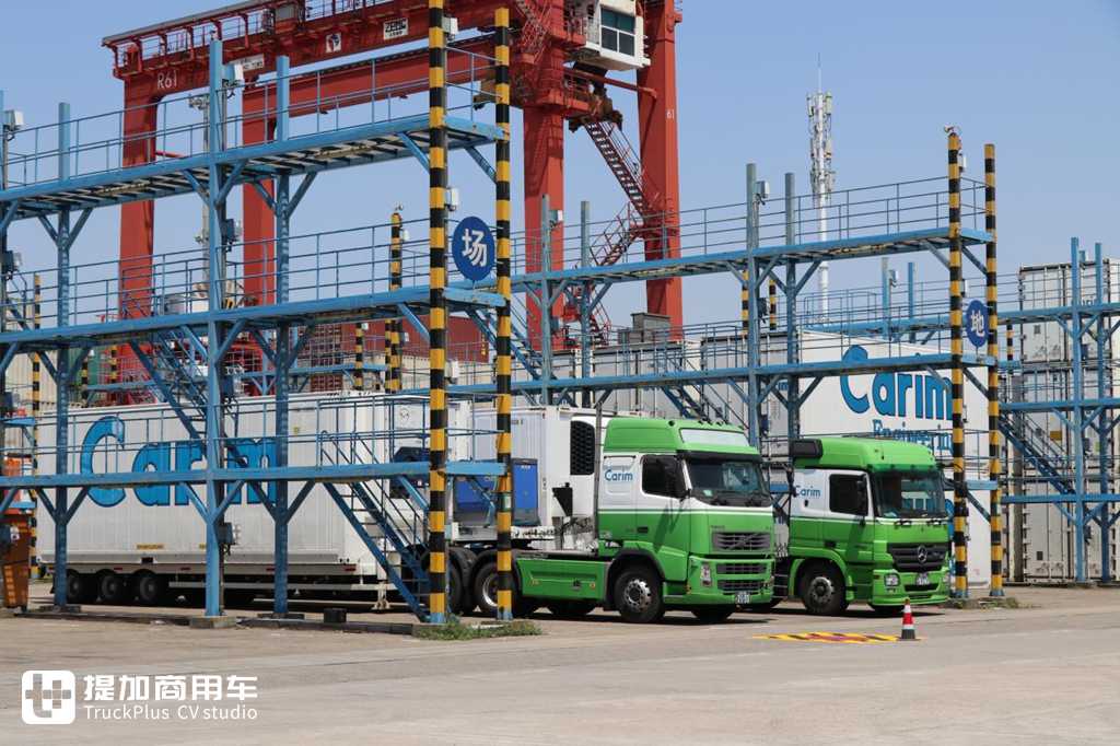 年后首发我们看点不一样的卡车,港口拍老车,配置大不同还挂着日本牌照? - 第1张 - 提加商用车网 年后首发我们看点不一样的卡车,港口拍老车,配置大不同还挂着日本牌照? - 第1张