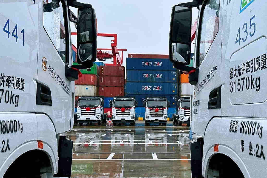 打造绿港蓝湾 上汽红岩纯电动港口牵引车交付深圳招商港口 - 第3张 - 提加商用车网 打造绿港蓝湾 上汽红岩纯电动港口牵引车交付深圳招商港口 - 第3张