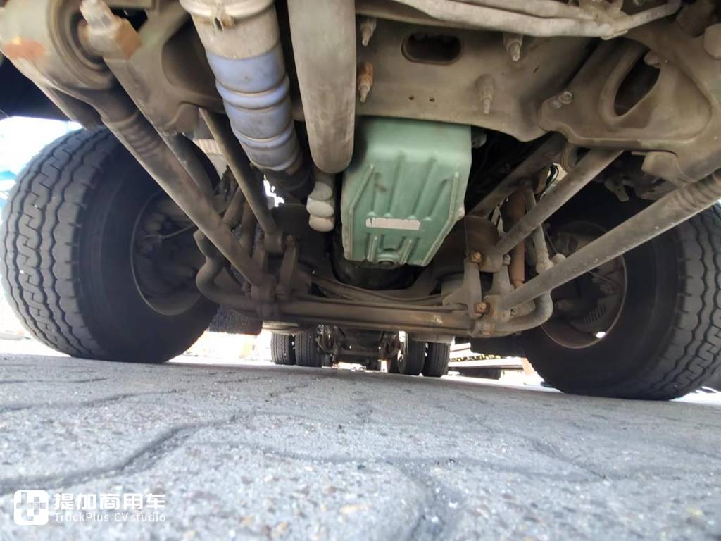 年后首发我们看点不一样的卡车,港口拍老车,配置大不同还挂着日本牌照? - 第12张 - 提加商用车网 年后首发我们看点不一样的卡车,港口拍老车,配置大不同还挂着日本牌照? - 第12张