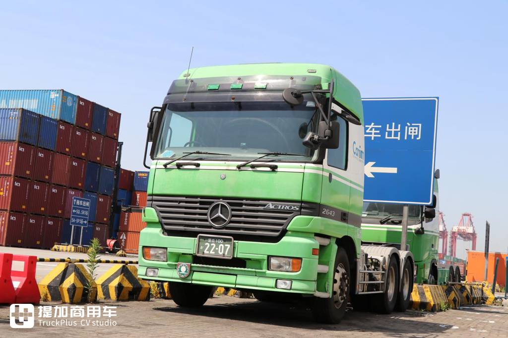 年后首发我们看点不一样的卡车,港口拍老车,配置大不同还挂着日本牌照? - 第15张 - 提加商用车网 年后首发我们看点不一样的卡车,港口拍老车,配置大不同还挂着日本牌照? - 第15张