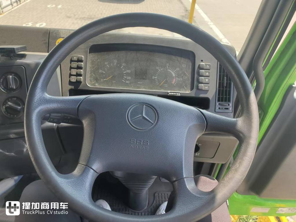 年后首发我们看点不一样的卡车,港口拍老车,配置大不同还挂着日本牌照? - 第19张 - 提加商用车网 年后首发我们看点不一样的卡车,港口拍老车,配置大不同还挂着日本牌照? - 第19张