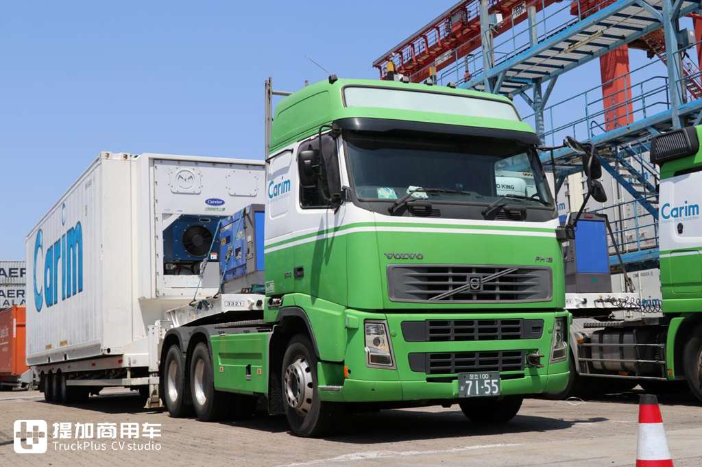 年后首发我们看点不一样的卡车,港口拍老车,配置大不同还挂着日本牌照? - 第2张 - 提加商用车网 年后首发我们看点不一样的卡车,港口拍老车,配置大不同还挂着日本牌照? - 第2张