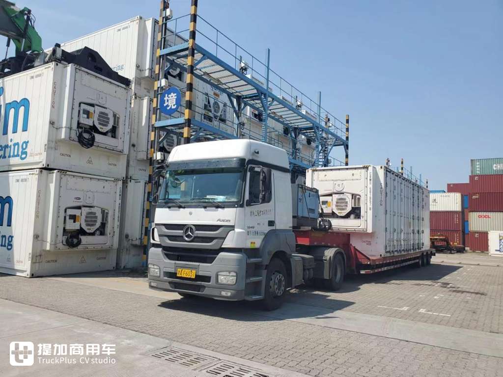 年后首发我们看点不一样的卡车,港口拍老车,配置大不同还挂着日本牌照? - 第28张 - 提加商用车网 年后首发我们看点不一样的卡车,港口拍老车,配置大不同还挂着日本牌照? - 第28张