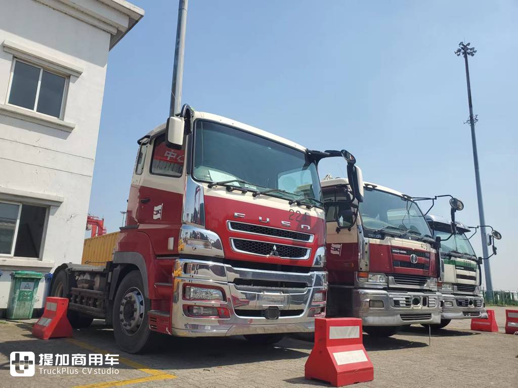 年后首发我们看点不一样的卡车,港口拍老车,配置大不同还挂着日本牌照? - 第34张 - 提加商用车网 年后首发我们看点不一样的卡车,港口拍老车,配置大不同还挂着日本牌照? - 第34张
