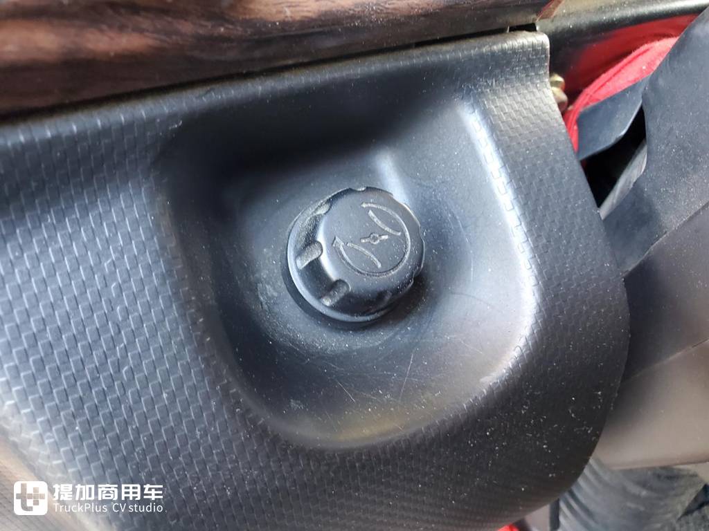 刘金鹏:庆铃五十铃巨咖限量版有里有面 不负百年五十铃盛名 - 第5张 - 提加商用车网 刘金鹏:庆铃五十铃巨咖限量版有里有面 不负百年五十铃盛名 - 第5张
