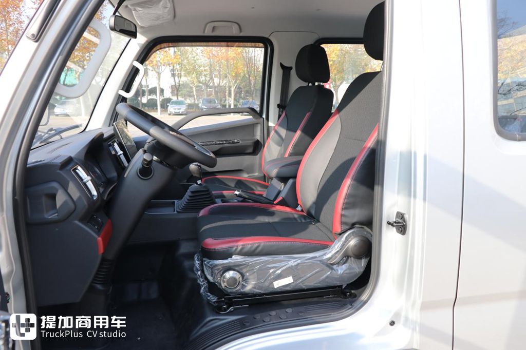 每公里运营成本低至0.3元 还有减震座椅舒适内饰 领航S1气体机小卡不一般 - 第7张 - 提加商用车网 每公里运营成本低至0.3元 还有减震座椅舒适内饰 领航S1气体机小卡不一般 - 第7张