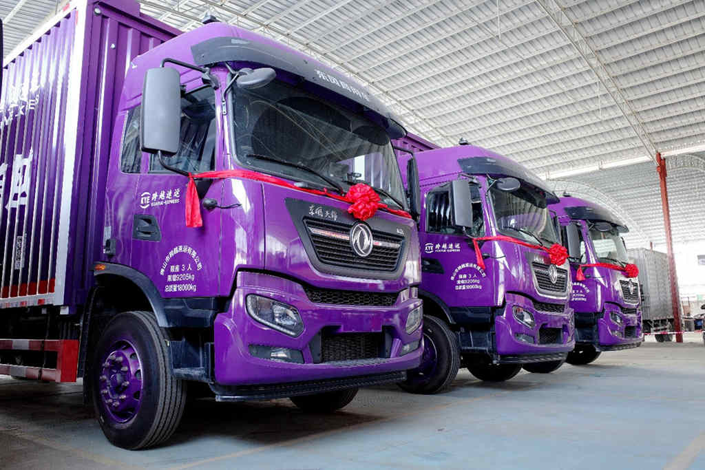 东风天锦KR翼展车批量交付,东风商用车助力跨越速运运力升级