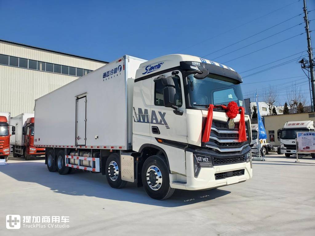 510马力曼机还是自动挡，通迈上装也给力，这款8X4豪沃MAX冷藏车配置真不错