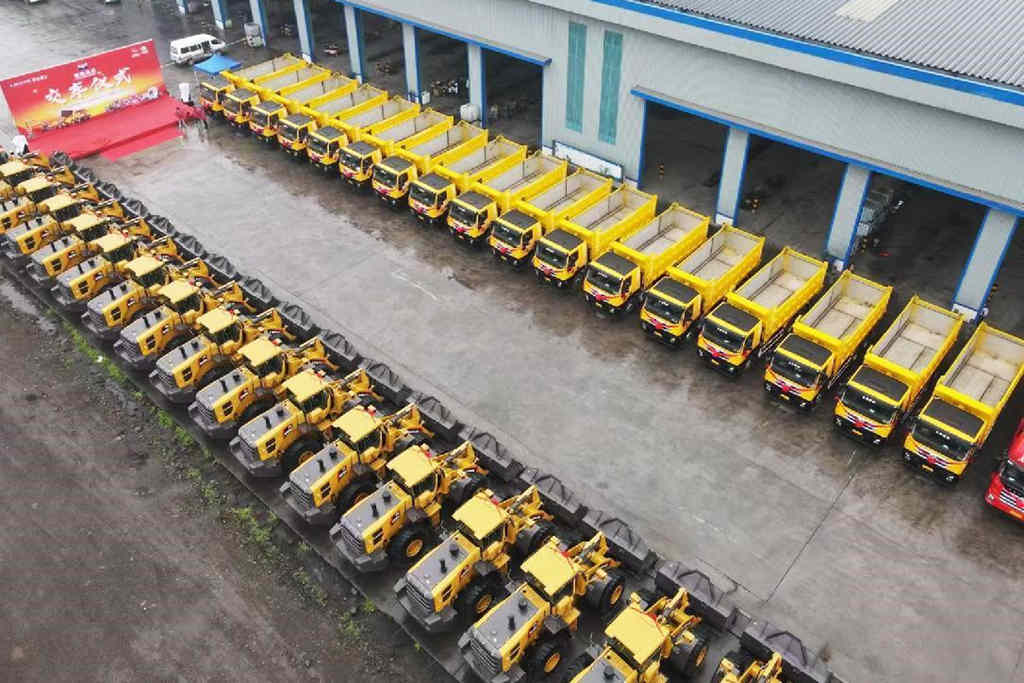 助力品质工程建设 上汽红岩工程用车批量交付四川德胜集团