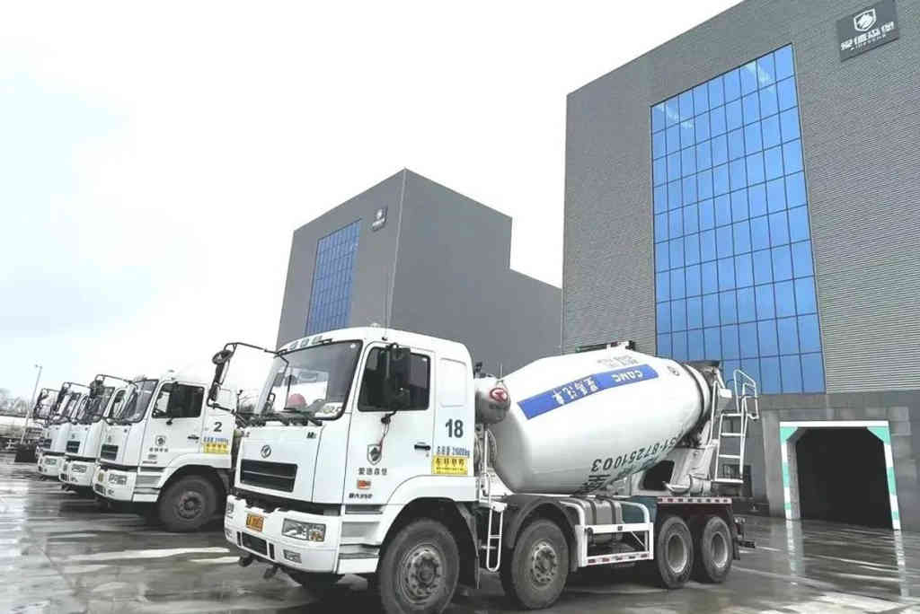 高标准星马搅拌车助力客户赢战商砼市场