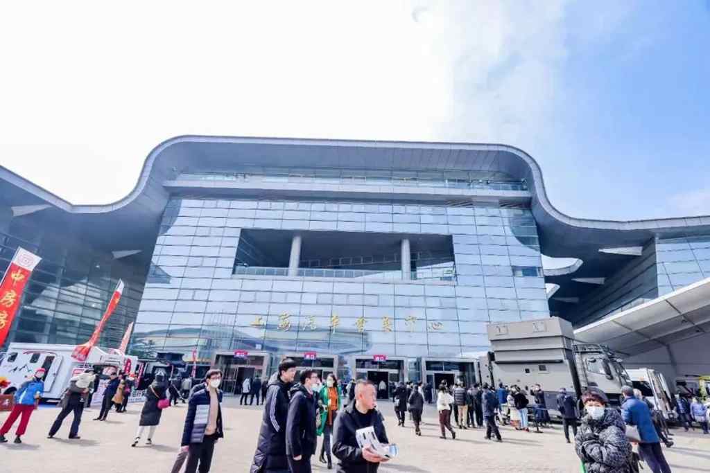 观展必看:2023上海国际房车展进口依维柯底盘改装的高端车型 - 第2张 - 提加商用车网 观展必看:2023上海国际房车展进口依维柯底盘改装的高端车型 - 第2张