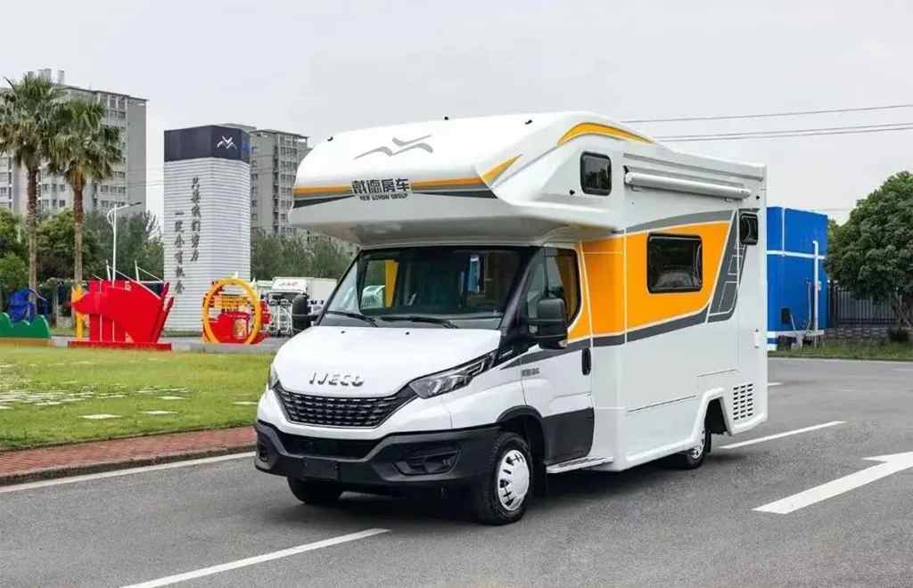 观展必看:2023上海国际房车展进口依维柯底盘改装的高端车型 - 第3张 - 提加商用车网 观展必看:2023上海国际房车展进口依维柯底盘改装的高端车型 - 第3张