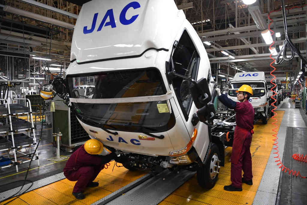 新华社独家报道江淮1卡：《安徽轻卡企业生产忙》被全球数百家媒体转载！