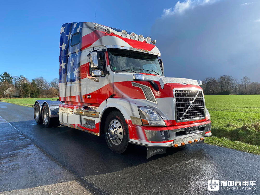 美国味爆表!这台原汁原味的长头沃尔沃VNL卡车,竟然是欧洲车主杰作? - 第2张 - 提加商用车网 美国味爆表!这台原汁原味的长头沃尔沃VNL卡车,竟然是欧洲车主杰作? - 第2张