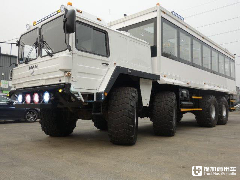 军用卡车底盘+客车上装,这台曼恩KAT 1越野客车专用于冰岛旅行 - 第3张 - 提加商用车网 军用卡车底盘+客车上装,这台曼恩KAT 1越野客车专用于冰岛旅行 - 第3张