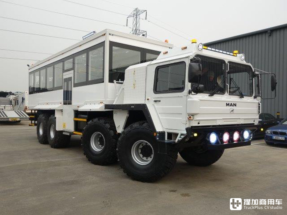 军用卡车底盘+客车上装,这台曼恩KAT 1越野客车专用于冰岛旅行 - 第5张 - 提加商用车网 军用卡车底盘+客车上装,这台曼恩KAT 1越野客车专用于冰岛旅行 - 第5张