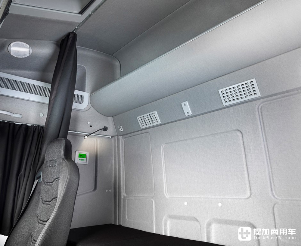 改装车顶睡眠舱,中卡秒变豪华房!看波兰人的杰作:改装依维柯Eurocargo - 第5张 - 提加商用车网 改装车顶睡眠舱,中卡秒变豪华房!看波兰人的杰作:改装依维柯Eurocargo - 第5张