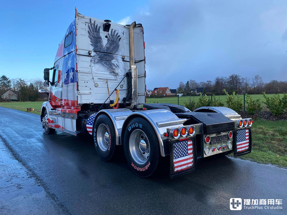 美国味爆表!这台原汁原味的长头沃尔沃VNL卡车,竟然是欧洲车主杰作? - 第5张 - 提加商用车网 美国味爆表!这台原汁原味的长头沃尔沃VNL卡车,竟然是欧洲车主杰作? - 第5张