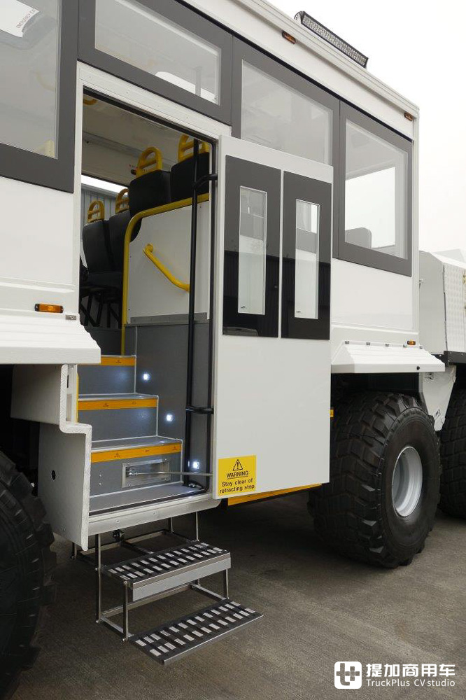 军用卡车底盘+客车上装,这台曼恩KAT 1越野客车专用于冰岛旅行 - 第8张 - 提加商用车网 军用卡车底盘+客车上装,这台曼恩KAT 1越野客车专用于冰岛旅行 - 第8张