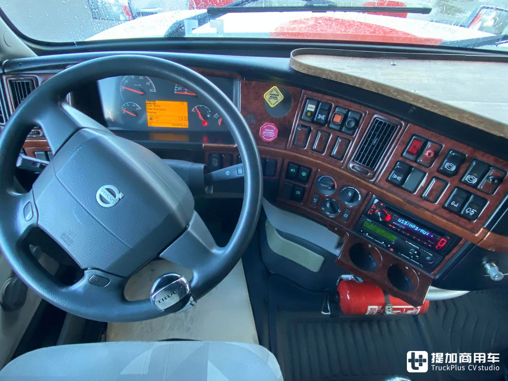 美国味爆表!这台原汁原味的长头沃尔沃VNL卡车,竟然是欧洲车主杰作? - 第8张 - 提加商用车网 美国味爆表!这台原汁原味的长头沃尔沃VNL卡车,竟然是欧洲车主杰作? - 第8张