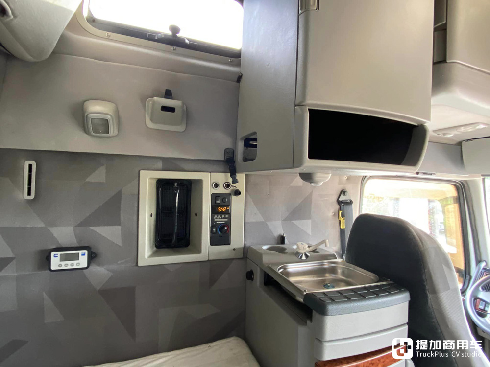 美国味爆表!这台原汁原味的长头沃尔沃VNL卡车,竟然是欧洲车主杰作? - 第10张 - 提加商用车网 美国味爆表!这台原汁原味的长头沃尔沃VNL卡车,竟然是欧洲车主杰作? - 第10张