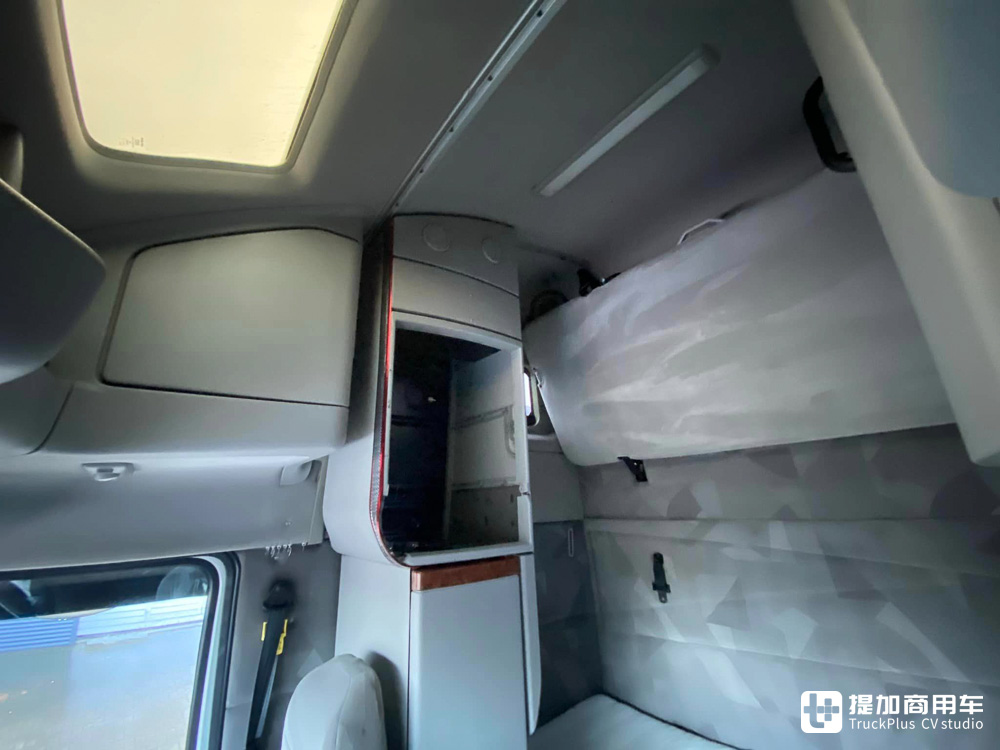 美国味爆表!这台原汁原味的长头沃尔沃VNL卡车,竟然是欧洲车主杰作? - 第11张 - 提加商用车网 美国味爆表!这台原汁原味的长头沃尔沃VNL卡车,竟然是欧洲车主杰作? - 第11张