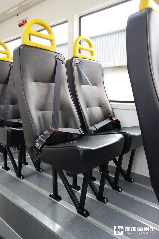 军用卡车底盘+客车上装,这台曼恩KAT 1越野客车专用于冰岛旅行 - 第12张 - 提加商用车网 军用卡车底盘+客车上装,这台曼恩KAT 1越野客车专用于冰岛旅行 - 第12张