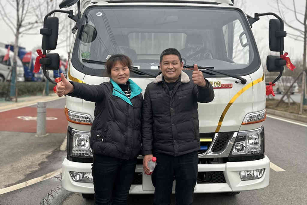 从纯电换到混动,长沙杨师傅夫妇这么评价“混动1号”骏铃聚宝盆! - 第4张 - 提加商用车网 从纯电换到混动,长沙杨师傅夫妇这么评价“混动1号”骏铃聚宝盆! - 第4张