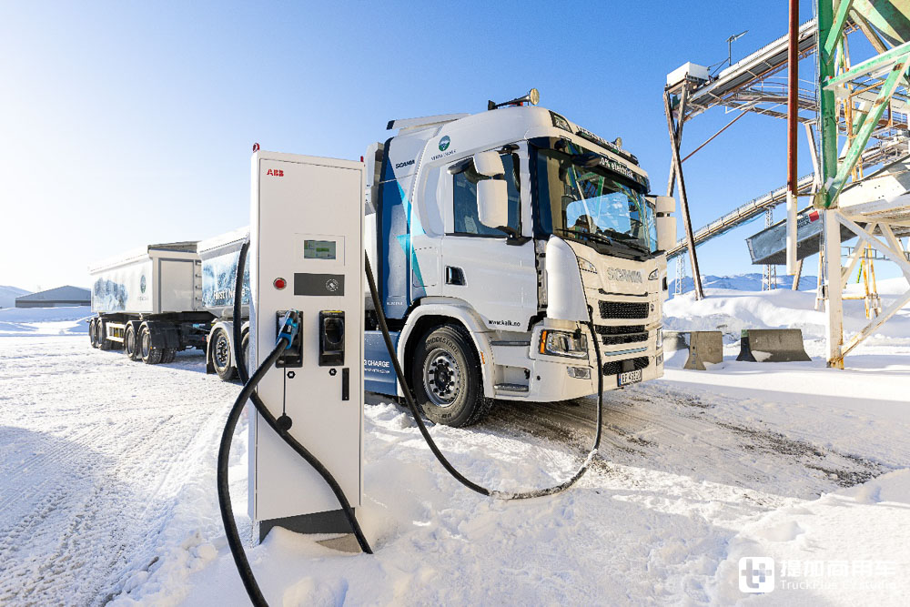 输出612匹马力,总重达66吨,这台”打鸡血“的斯堪尼亚25P是挪威最大电动卡车 - 第8张 - 提加商用车网 输出612匹马力,总重达66吨,这台”打鸡血“的斯堪尼亚25P是挪威最大电动卡车 - 第8张