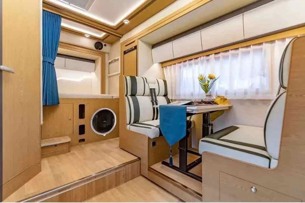 观展必看:2023上海国际房车展进口依维柯底盘改装的高端车型 - 第4张 - 提加商用车网 观展必看:2023上海国际房车展进口依维柯底盘改装的高端车型 - 第4张