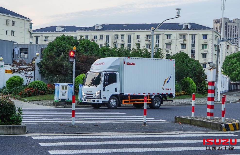 蓝牌轻卡首选,翼放EC 2.5以六新升级助力卡友开新局踏新程 - 第1张 - 提加商用车网 蓝牌轻卡首选,翼放EC 2.5以六新升级助力卡友开新局踏新程 - 第1张