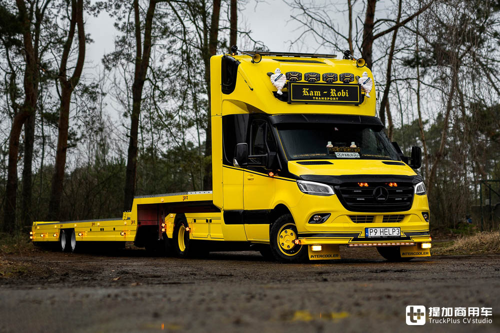 V6奔驰凌特被改成牵引车，装了生活舱外观也帅气，波兰人改装玩得是真溜