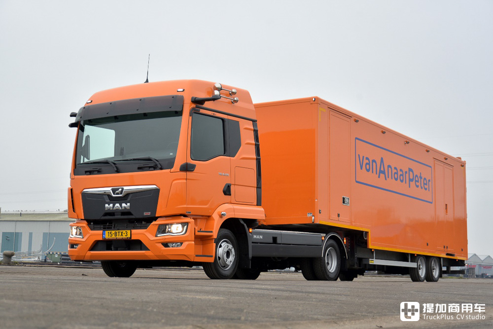 轻卡改装半挂车，还带电子后视镜？实拍曼恩新一代TGL改装的轻型半挂车