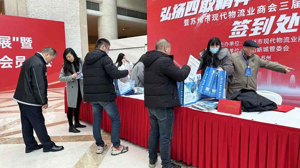 ​以科技引领行业！东风华神快递快运牵引车亮相苏州！ - 第1张