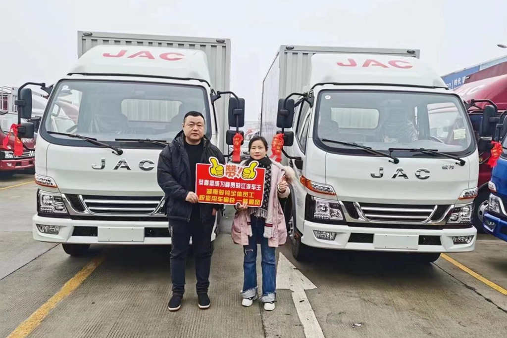 是搬家公司,也是行业尖兵,江淮1卡骏铃助他成为客户知音