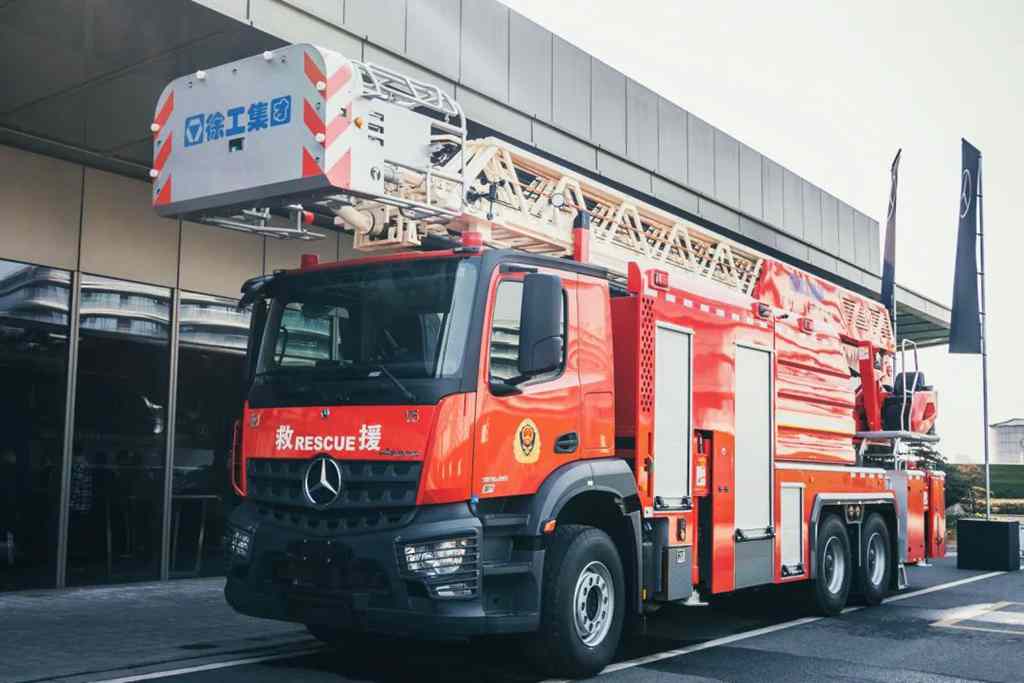 梅赛德斯-奔驰卡车与徐工消防携手引领未来,深化消防车领域产品创新 - 第3张 - 提加商用车网 梅赛德斯-奔驰卡车与徐工消防携手引领未来,深化消防车领域产品创新 - 第3张