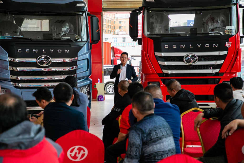 “360沉浸式万里行”昆明站:卡友点赞红岩高速标载牵引车 - 第1张 - 提加商用车网 “360沉浸式万里行”昆明站:卡友点赞红岩高速标载牵引车 - 第1张