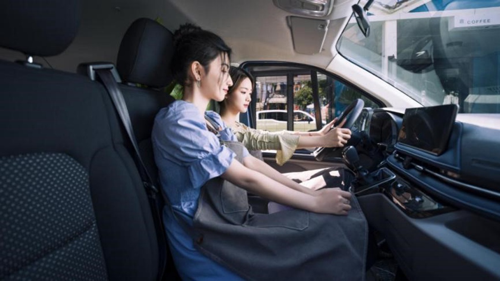 “新生代跨界车”,上汽大通V70新途正式开启预售 - 第8张 - 提加商用车网 “新生代跨界车”,上汽大通V70新途正式开启预售 - 第8张