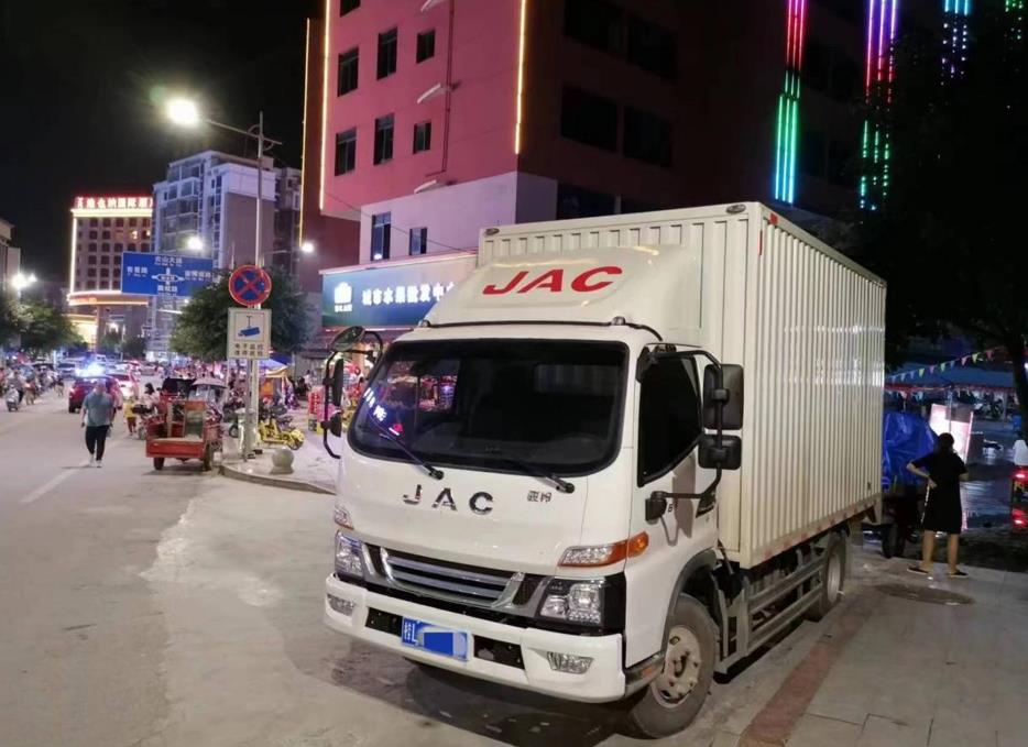 拉水果跑运输,他说江淮1卡骏铃让他快人一步 - 第1张 - 提加商用车网 拉水果跑运输,他说江淮1卡骏铃让他快人一步 - 第1张