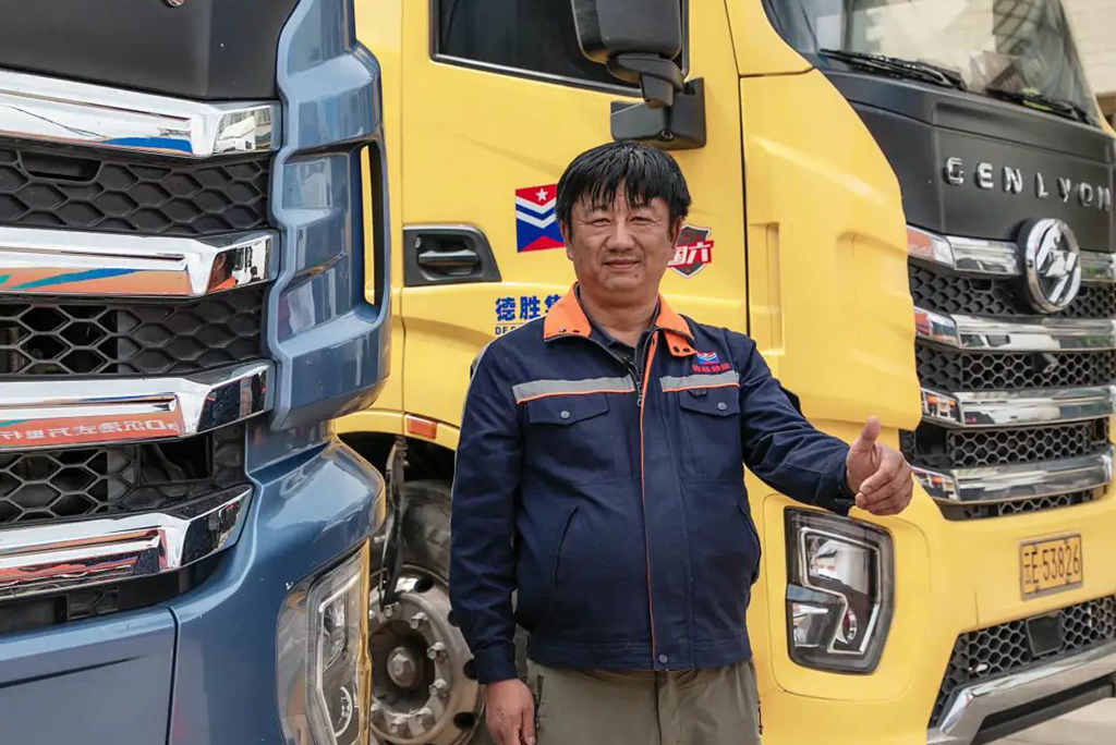 “360沉浸式万里行”昆明站:卡友点赞红岩高速标载牵引车 - 第3张 - 提加商用车网 “360沉浸式万里行”昆明站:卡友点赞红岩高速标载牵引车 - 第3张